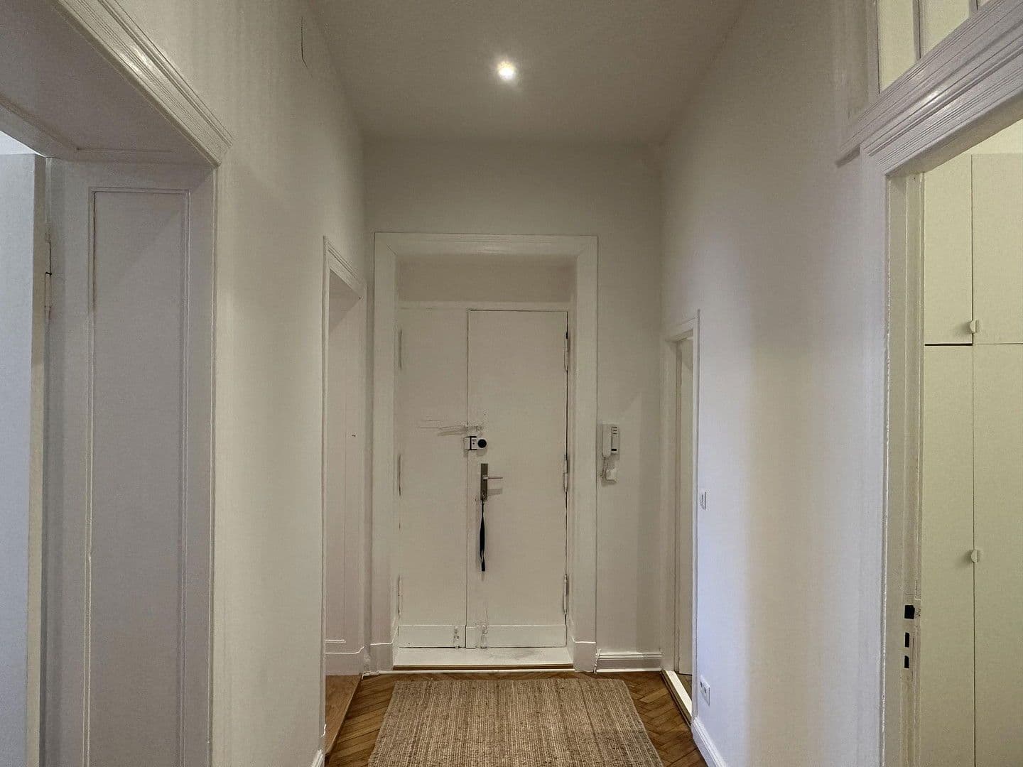 Pronájem bytu 3+1 93 m², Sophie-Charlotten-Str. 49, Berlin, Berlín Pronájem bytu 3+1 93 m², Sophie-Charlotten-Str. 49, Berlin, Berlín