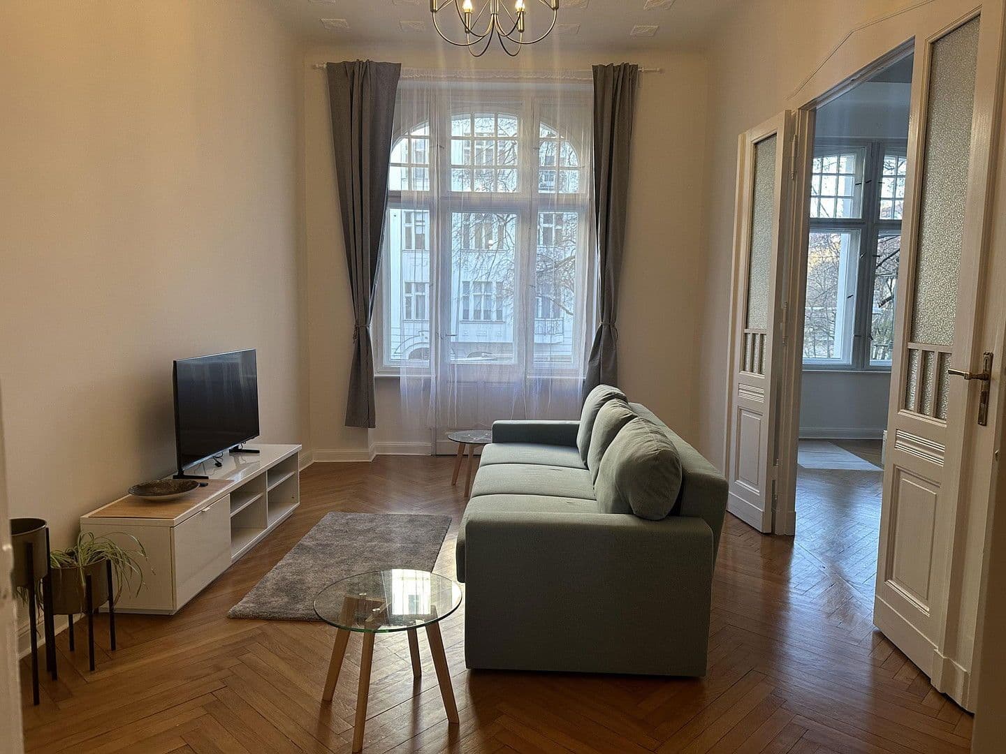 Pronájem bytu 3+1 93 m², Sophie-Charlotten-Str. 49, Berlin, Berlín Pronájem bytu 3+1 93 m², Sophie-Charlotten-Str. 49, Berlin, Berlín
