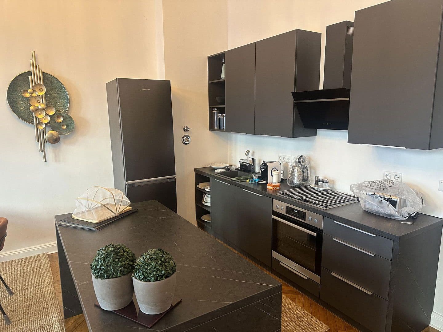 Pronájem bytu 3+1 93 m², Sophie-Charlotten-Str. 49, Berlin, Berlín Pronájem bytu 3+1 93 m², Sophie-Charlotten-Str. 49, Berlin, Berlín