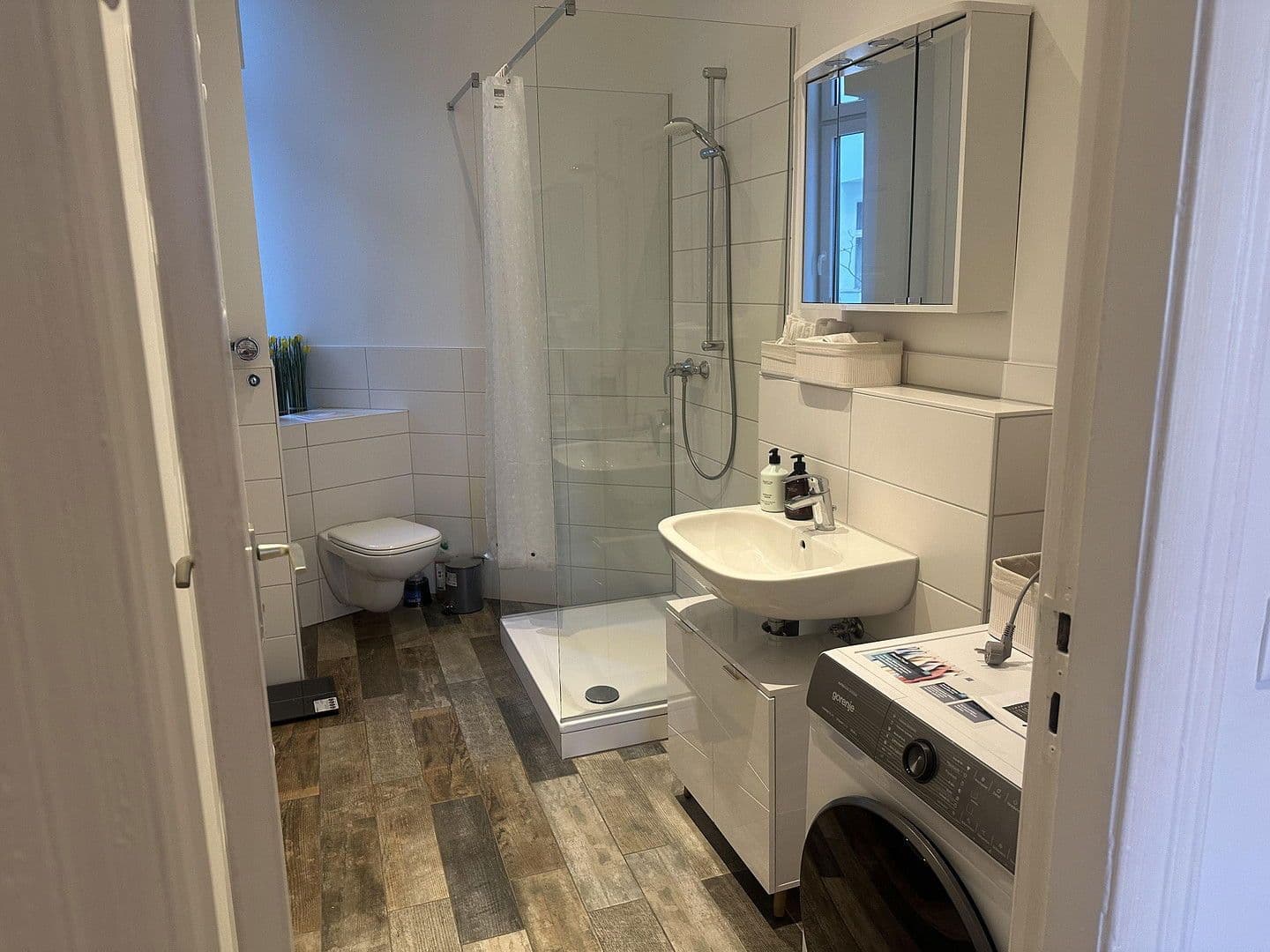 Pronájem bytu 3+1 93 m², Sophie-Charlotten-Str. 49, Berlin, Berlín Pronájem bytu 3+1 93 m², Sophie-Charlotten-Str. 49, Berlin, Berlín