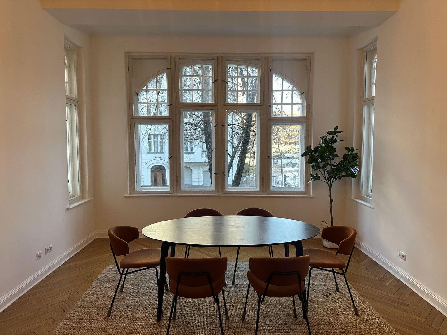 Pronájem bytu 3+1 93 m², Sophie-Charlotten-Str. 49, Berlin, Berlín Pronájem bytu 3+1 93 m², Sophie-Charlotten-Str. 49, Berlin, Berlín