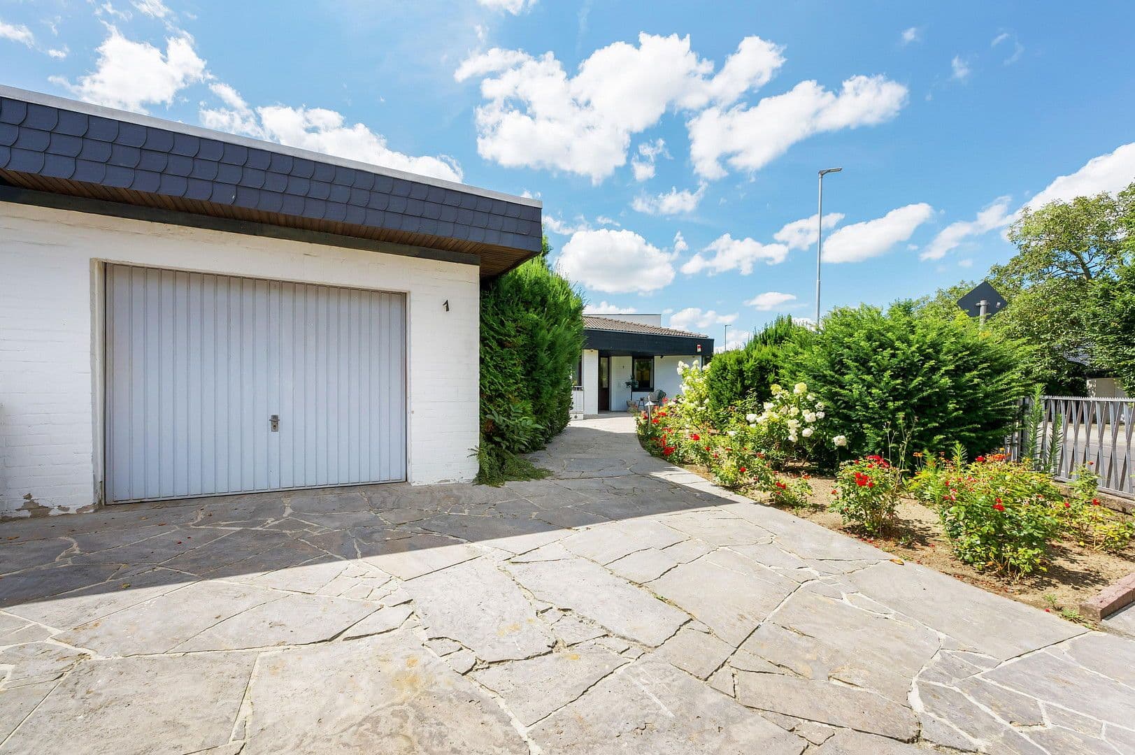 Prodej domu 103 m², pozemek 277 m², Meckenheim, Severní Porýní-Vestfálsko Prodej domu 103 m², pozemek 277 m², Meckenheim, Severní Porýní-Vestfálsko