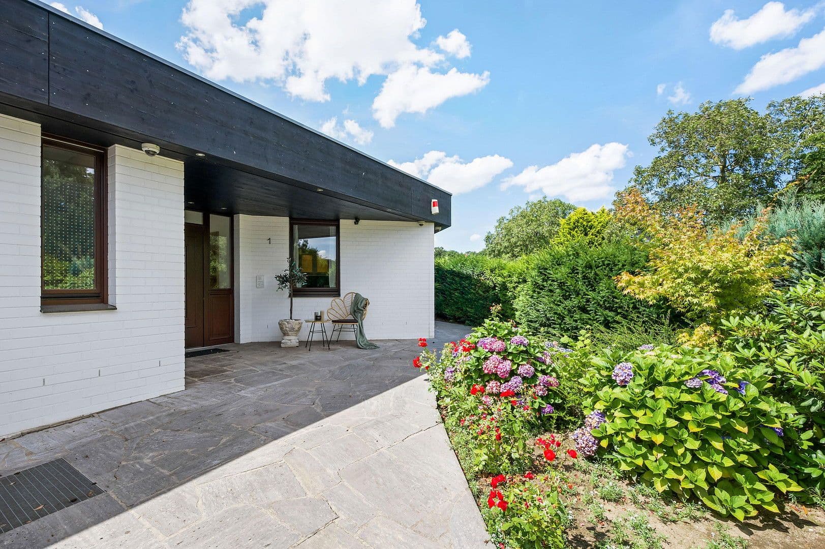 Prodej domu 103 m², pozemek 277 m², Meckenheim, Severní Porýní-Vestfálsko Prodej domu 103 m², pozemek 277 m², Meckenheim, Severní Porýní-Vestfálsko