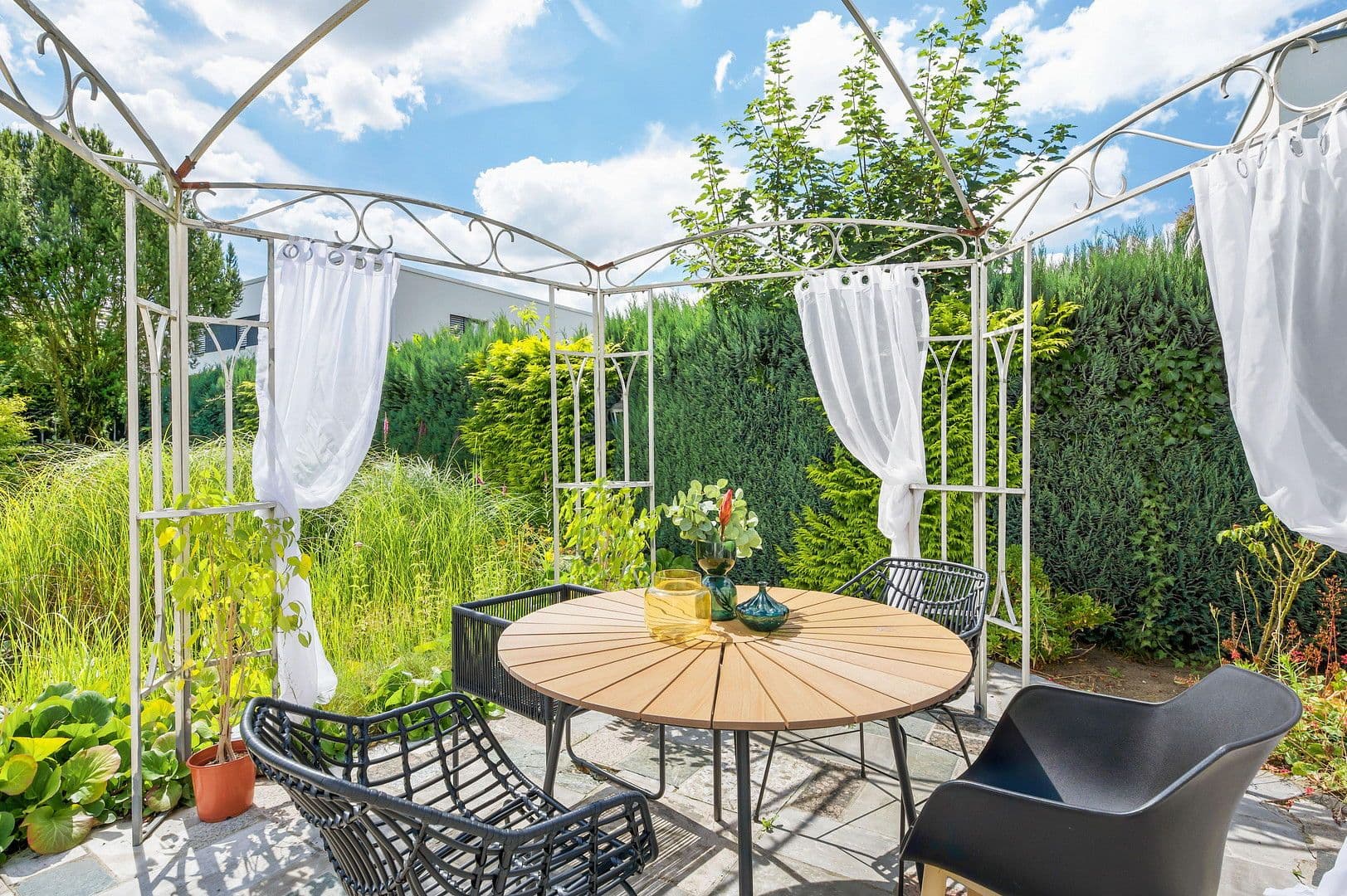 Prodej domu 103 m², pozemek 277 m², Meckenheim, Severní Porýní-Vestfálsko Prodej domu 103 m², pozemek 277 m², Meckenheim, Severní Porýní-Vestfálsko