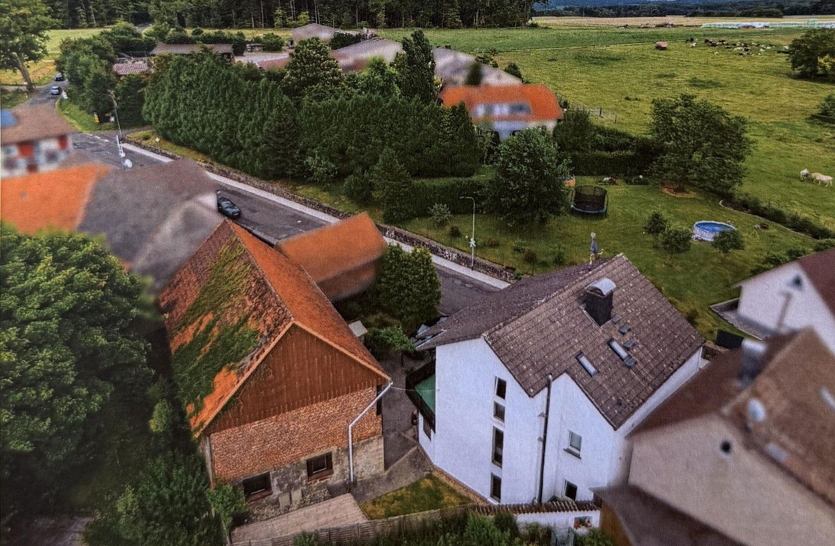 Prodej domu 248 m², pozemek 477 m², Bernsfelder Straße 24, Grünberg, Hessen Prodej domu 248 m², pozemek 477 m², Bernsfelder Straße 24, Grünberg, Hessen