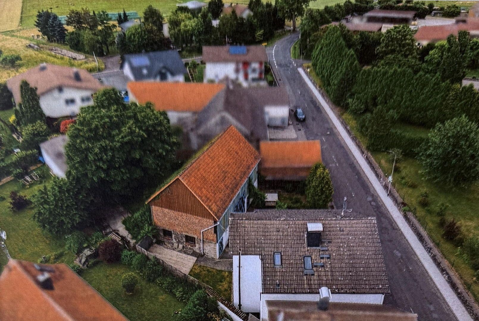 Prodej domu 248 m², pozemek 477 m², Bernsfelder Straße 24, Grünberg, Hessen Prodej domu 248 m², pozemek 477 m², Bernsfelder Straße 24, Grünberg, Hessen