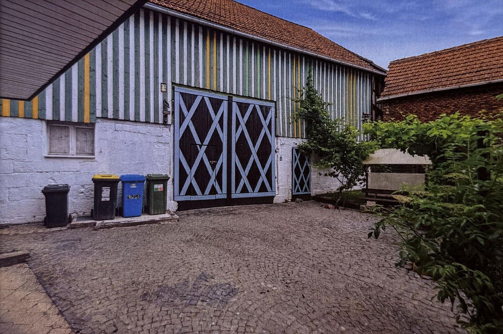 Prodej domu 248 m², pozemek 477 m², Bernsfelder Straße 24, Grünberg, Hessen Prodej domu 248 m², pozemek 477 m², Bernsfelder Straße 24, Grünberg, Hessen