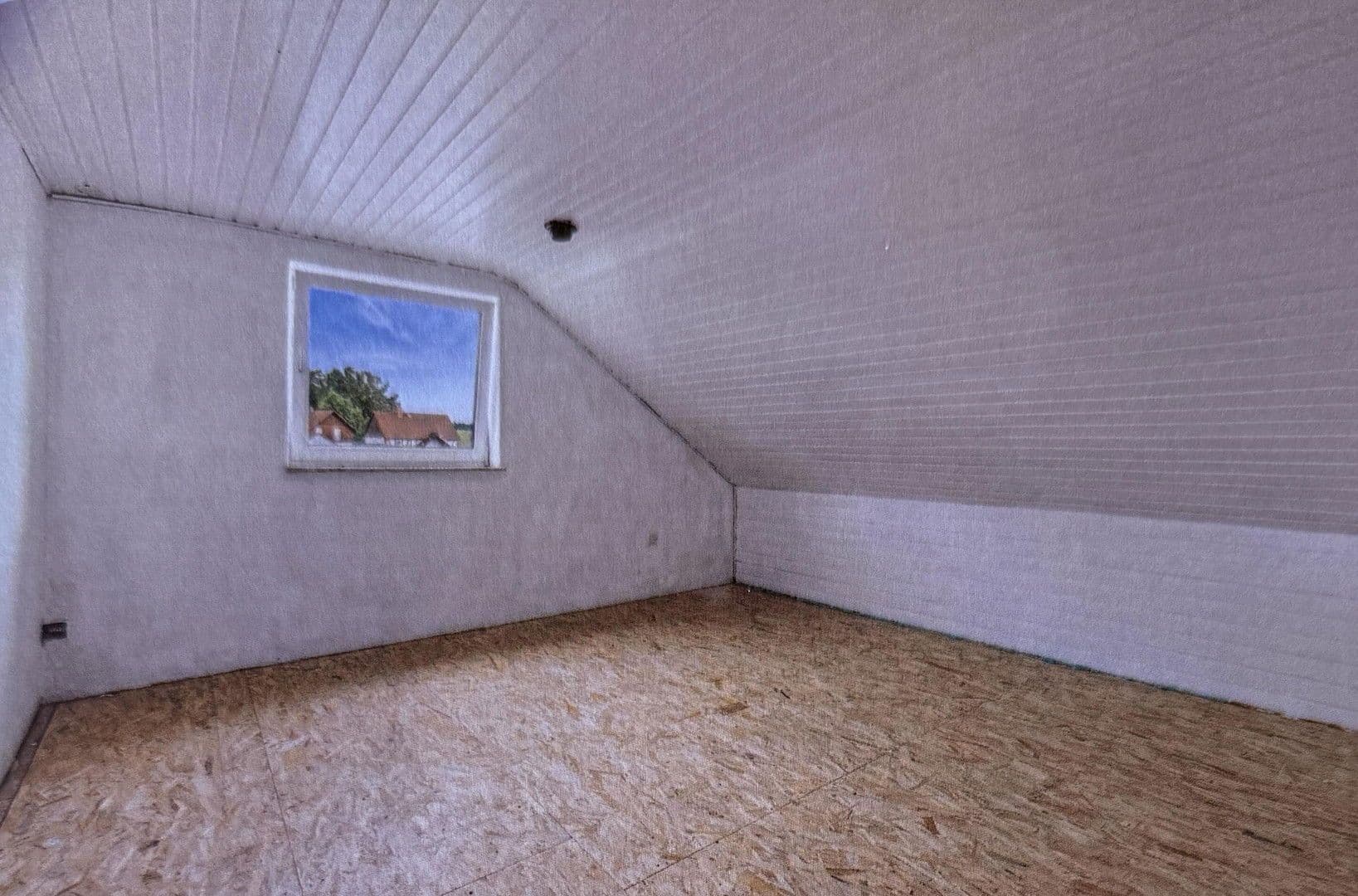 Prodej domu 248 m², pozemek 477 m², Bernsfelder Straße 24, Grünberg, Hessen Prodej domu 248 m², pozemek 477 m², Bernsfelder Straße 24, Grünberg, Hessen