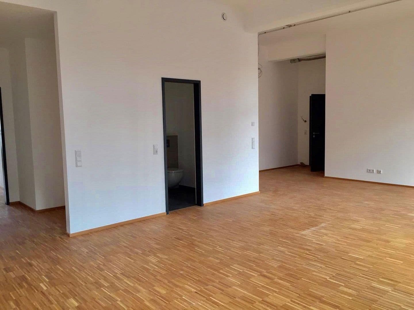 Pronájem bytu 2+1 81 m², Hanauer Landstraße 155-157, Frankfurt am Main, Hessen Pronájem bytu 2+1 81 m², Hanauer Landstraße 155-157, Frankfurt am Main, Hessen