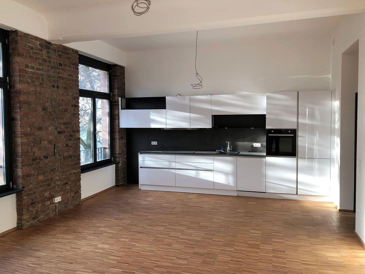 Pronájem bytu 2+1 81 m², Hanauer Landstraße 155-157, Frankfurt am Main, Hessen Pronájem bytu 2+1 81 m², Hanauer Landstraße 155-157, Frankfurt am Main, Hessen