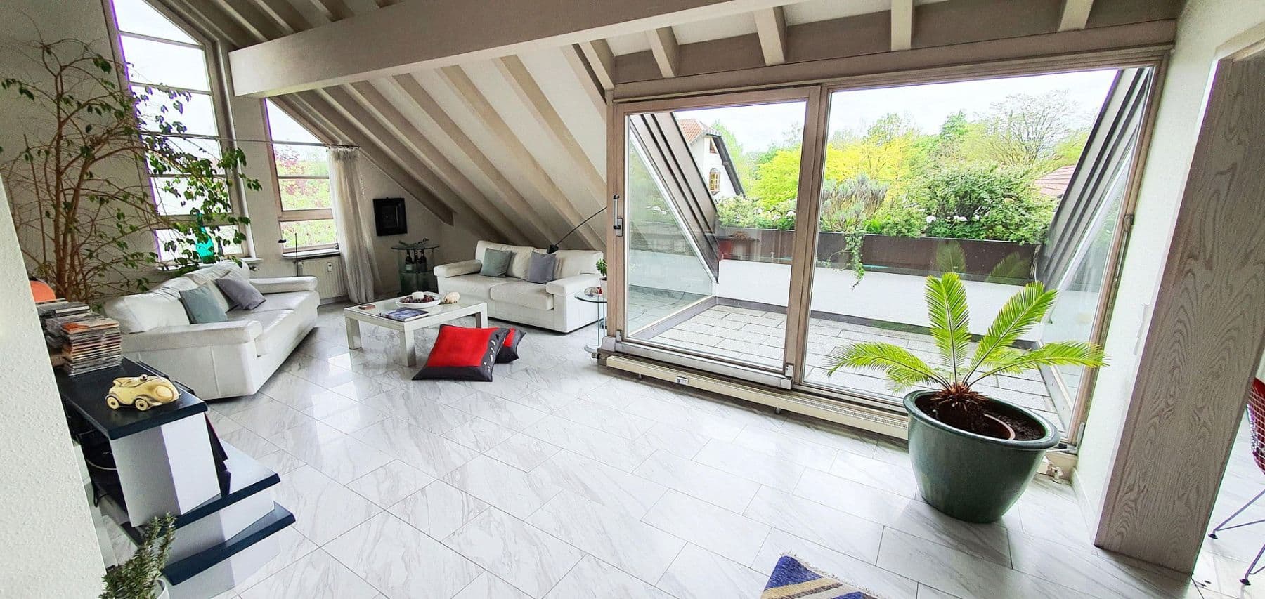 Prodej bytu 3+1 117 m², Berner Str. 8, Stuttgart, Bádensko-Württembersko Prodej bytu 3+1 117 m², Berner Str. 8, Stuttgart, Bádensko-Württembersko