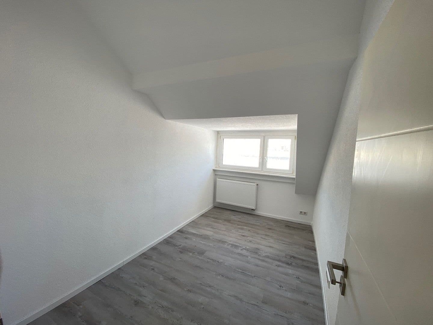 Pronájem bytu 1+kk 25 m², Schillerstraße 12, Pforzheim, Bádensko-Württembersko Pronájem bytu 1+kk 25 m², Schillerstraße 12, Pforzheim, Bádensko-Württembersko
