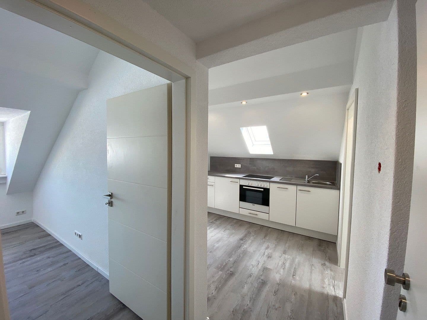 Pronájem bytu 1+kk 25 m², Schillerstraße 12, Pforzheim, Bádensko-Württembersko Pronájem bytu 1+kk 25 m², Schillerstraße 12, Pforzheim, Bádensko-Württembersko