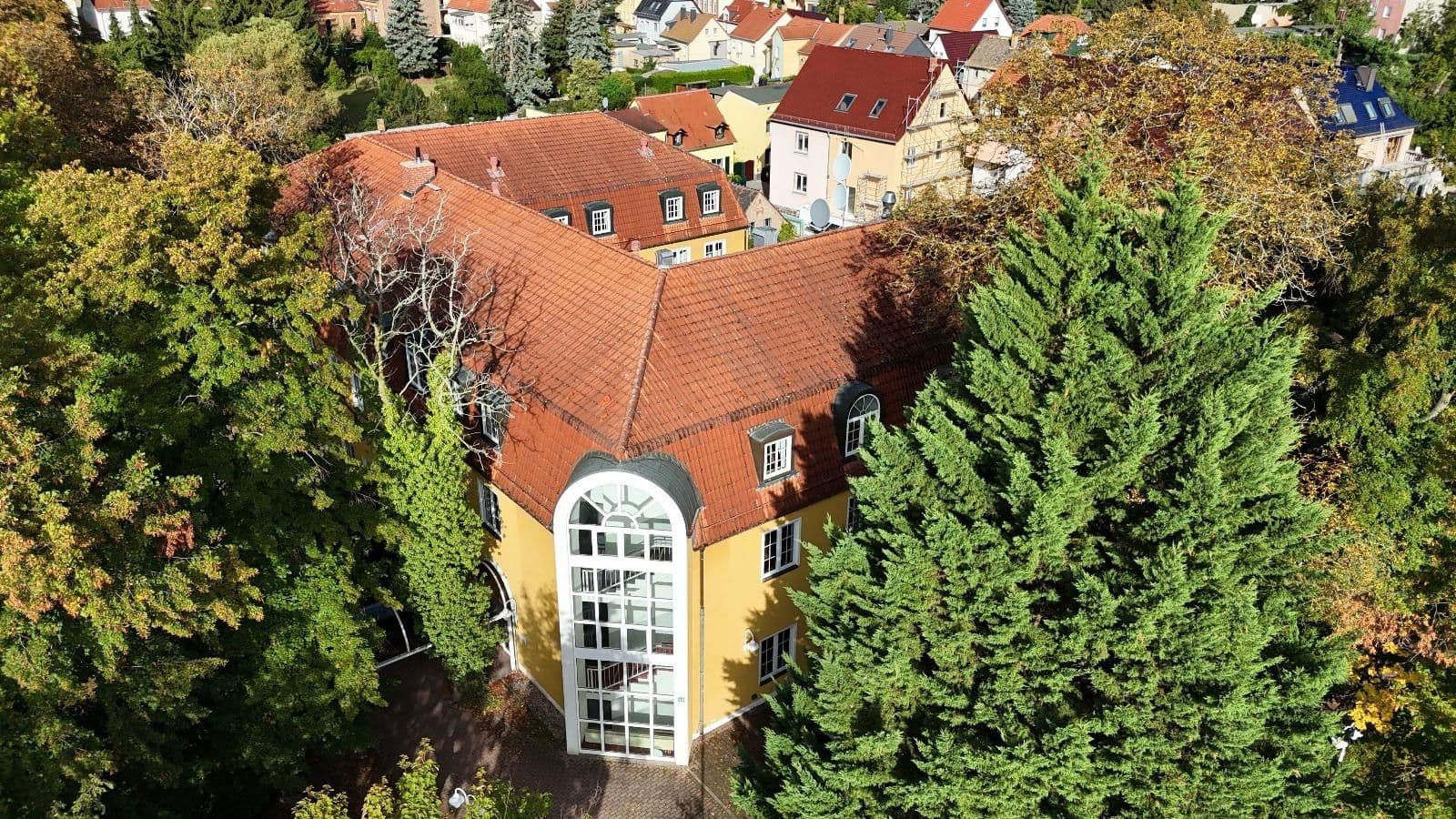 Prodej domu 1.843 m², pozemek 1.250 m², Krakauer Straße 49, Markranstädt, Sasko Prodej domu 1.843 m², pozemek 1.250 m², Krakauer Straße 49, Markranstädt, Sasko