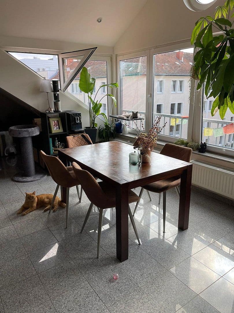Pronájem bytu 3+1 69 m², Georgstr. 11, Osnabrück, Dolní Sasko Pronájem bytu 3+1 69 m², Georgstr. 11, Osnabrück, Dolní Sasko