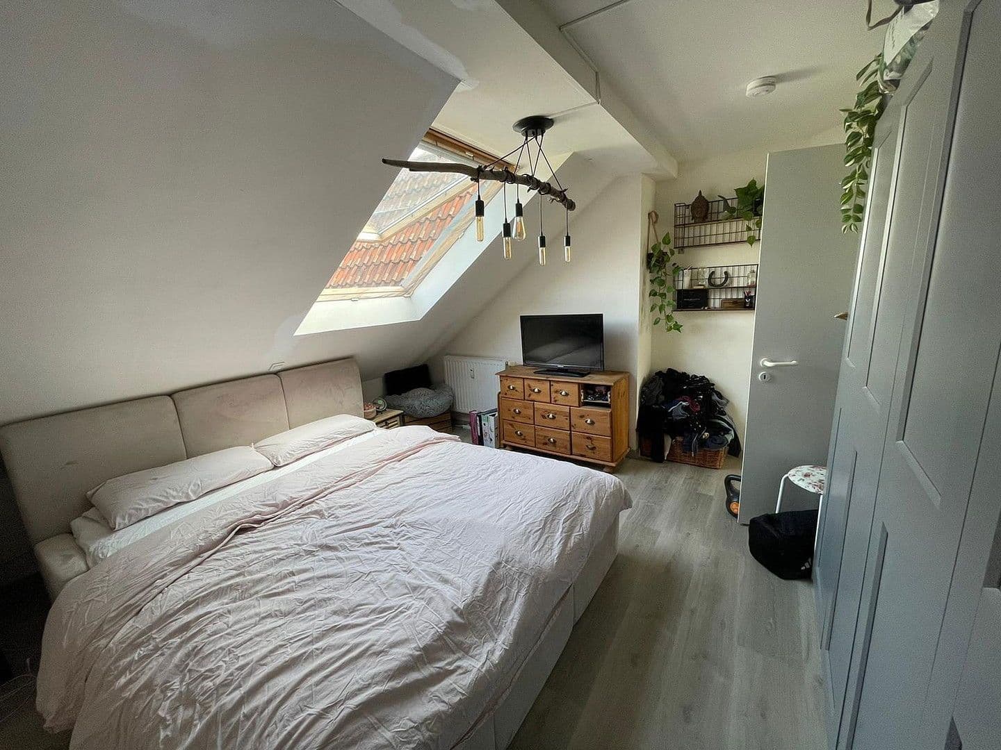 Pronájem bytu 3+1 69 m², Georgstr. 11, Osnabrück, Dolní Sasko Pronájem bytu 3+1 69 m², Georgstr. 11, Osnabrück, Dolní Sasko