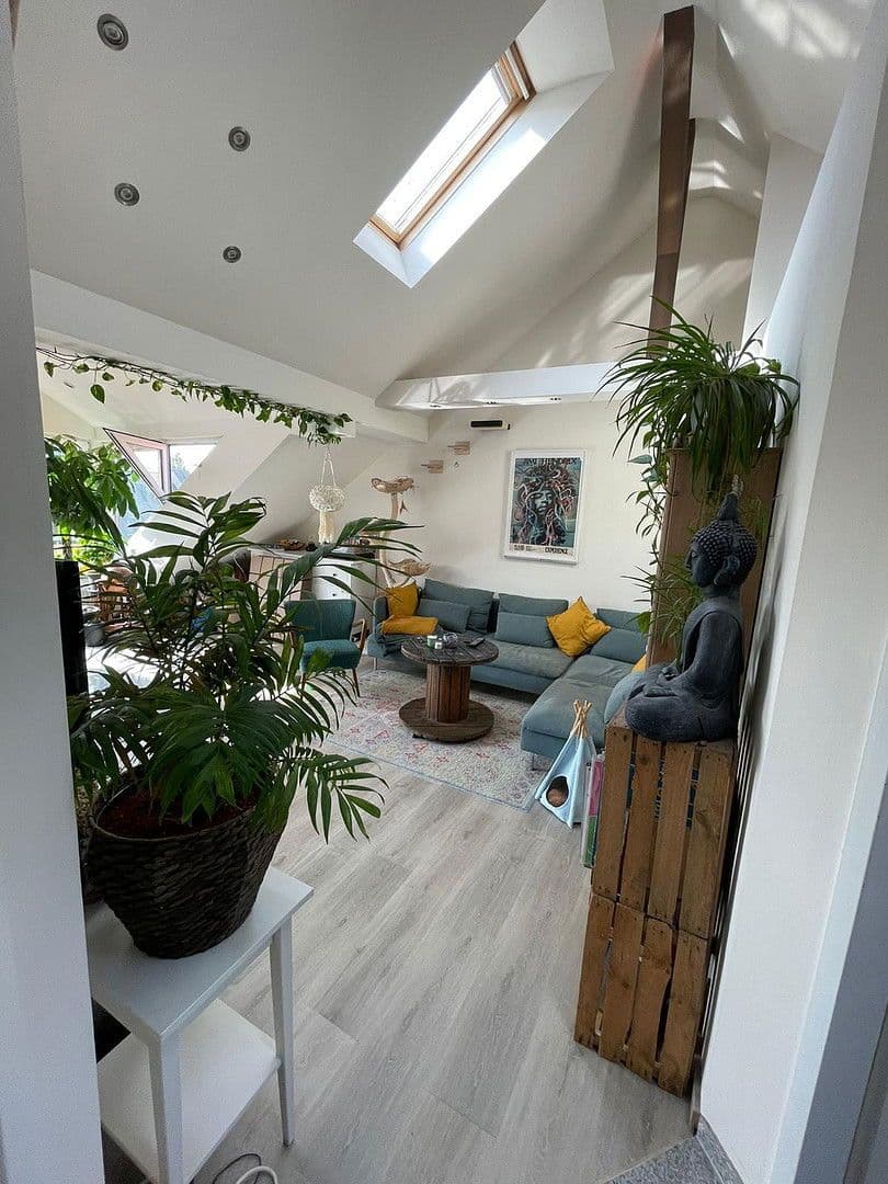 Pronájem bytu 3+1 69 m², Georgstr. 11, Osnabrück, Dolní Sasko Pronájem bytu 3+1 69 m², Georgstr. 11, Osnabrück, Dolní Sasko