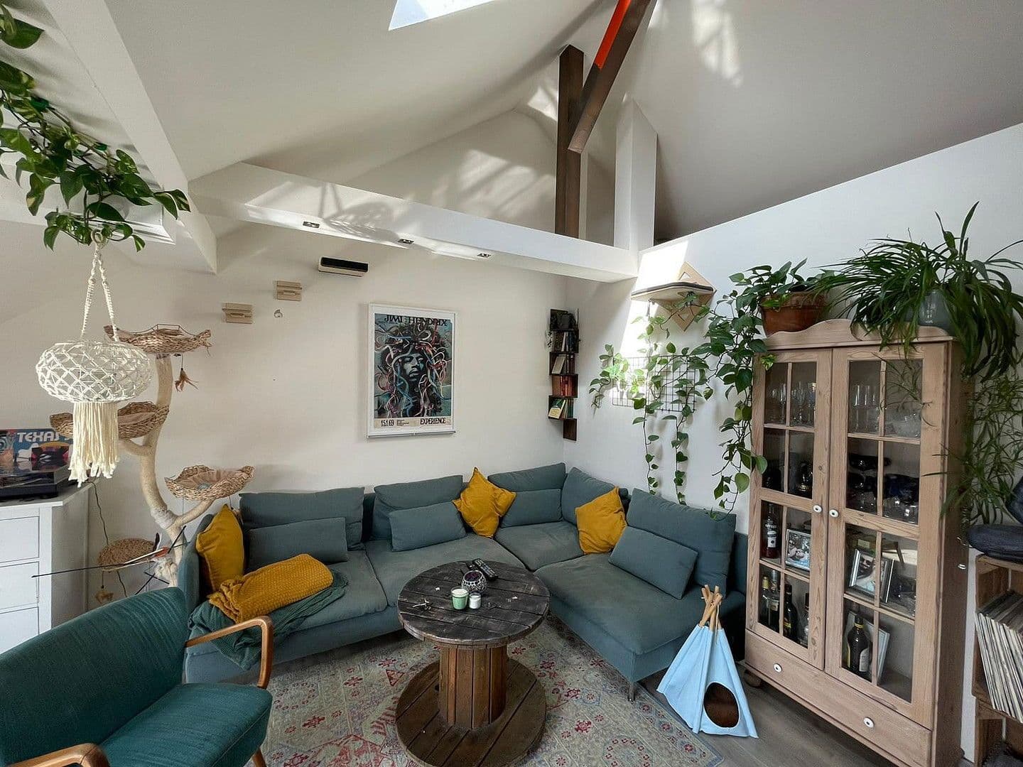 Pronájem bytu 3+1 69 m², Georgstr. 11, Osnabrück, Dolní Sasko Pronájem bytu 3+1 69 m², Georgstr. 11, Osnabrück, Dolní Sasko