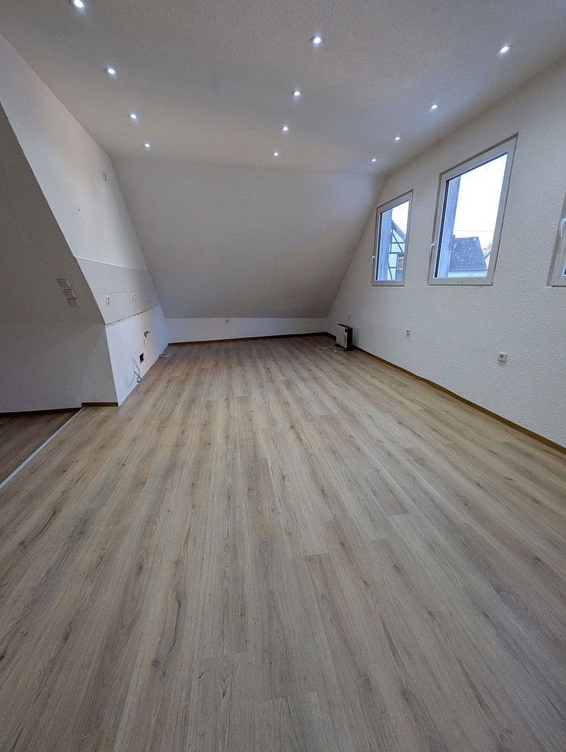 Pronájem bytu 3+1 90 m², Stetten, Bádensko-Württembersko Pronájem bytu 3+1 90 m², Stetten, Bádensko-Württembersko