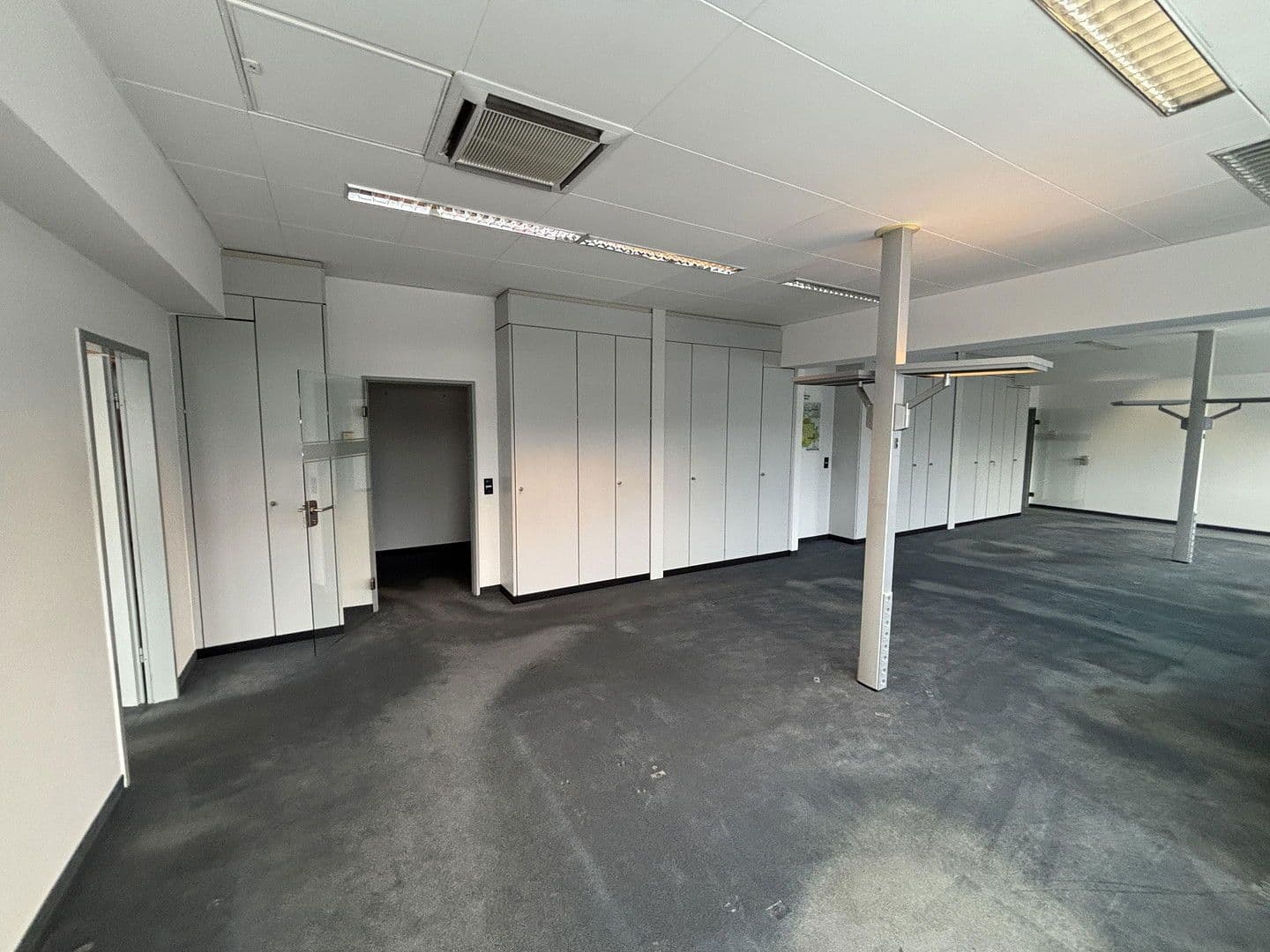 Pronájem kanceláře 646 m², Moselstr. 14, Neuss, Severní Porýní-Vestfálsko Pronájem kanceláře 646 m², Moselstr. 14, Neuss, Severní Porýní-Vestfálsko