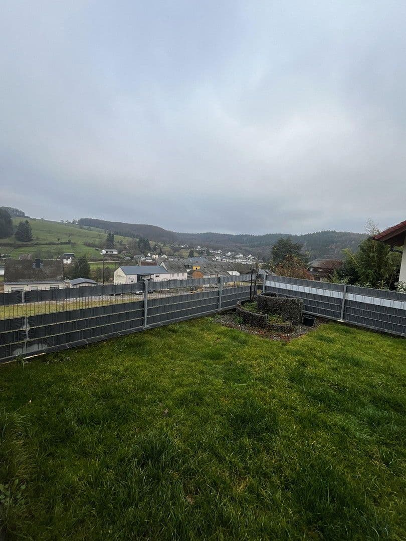Prodej domu 142 m², pozemek 467 m², Naurath (Eifel), Porýní-Falc Prodej domu 142 m², pozemek 467 m², Naurath (Eifel), Porýní-Falc