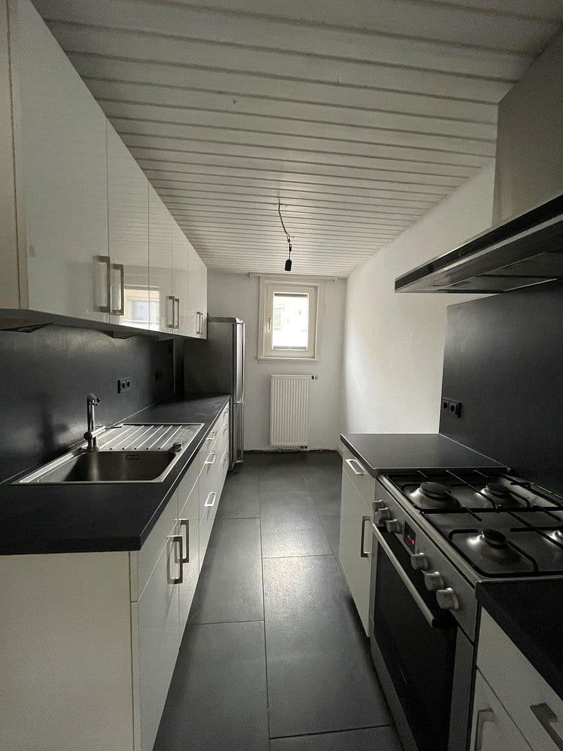 Pronájem bytu 2+1 105 m², Hindenburgerstr 96, Neustadt an der Weinstraße, Porýní-Falc Pronájem bytu 2+1 105 m², Hindenburgerstr 96, Neustadt an der Weinstraße, Porýní-Falc