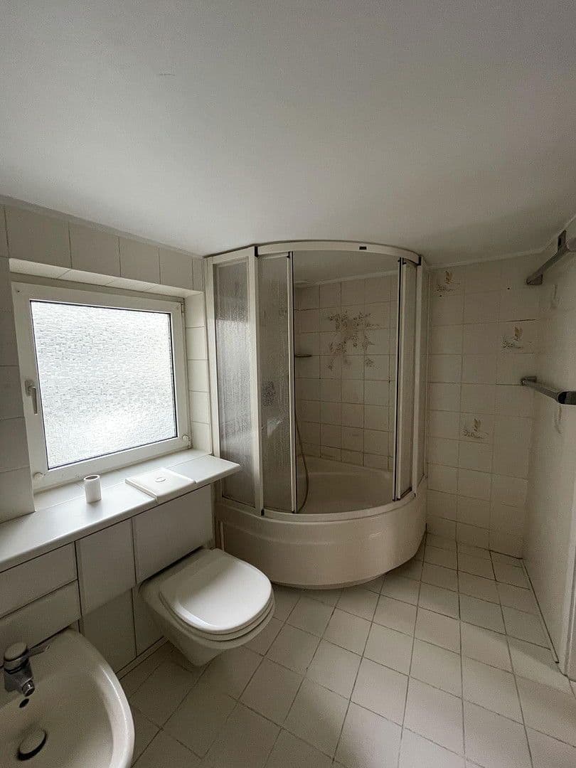 Pronájem bytu 4+1 116 m², Hindenburgerstr 96, Neustadt an der Weinstraße, Porýní-Falc Pronájem bytu 4+1 116 m², Hindenburgerstr 96, Neustadt an der Weinstraße, Porýní-Falc