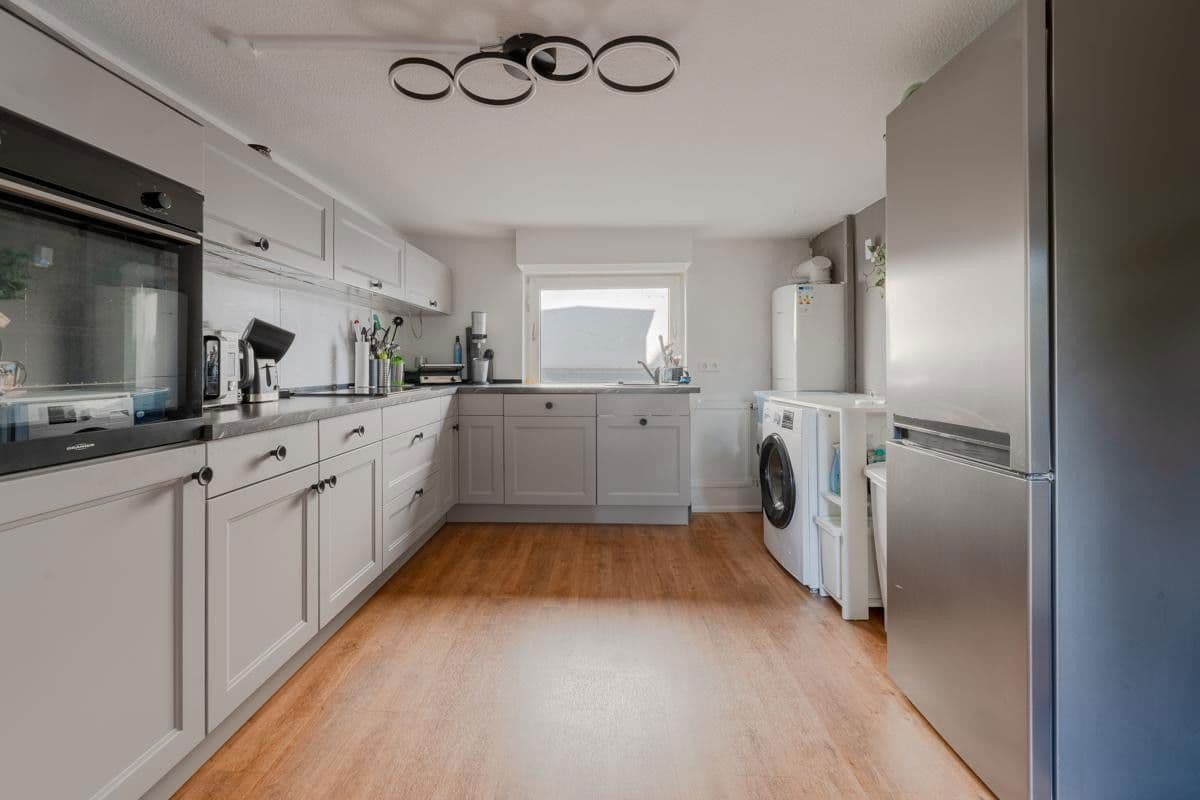 Pronájem bytu 4+1 116 m², Hindenburgerstr 96, Neustadt an der Weinstraße, Porýní-Falc Pronájem bytu 4+1 116 m², Hindenburgerstr 96, Neustadt an der Weinstraße, Porýní-Falc