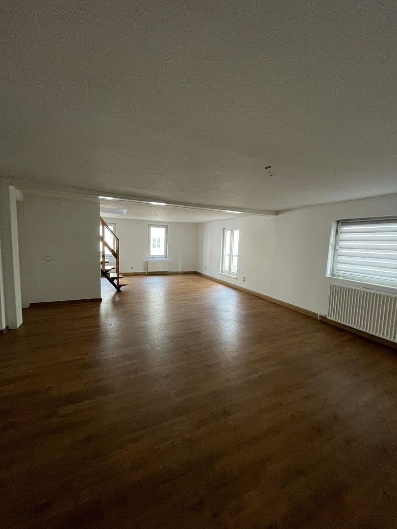 Pronájem bytu 4+1 116 m², Hindenburgerstr 96, Neustadt an der Weinstraße, Porýní-Falc Pronájem bytu 4+1 116 m², Hindenburgerstr 96, Neustadt an der Weinstraße, Porýní-Falc