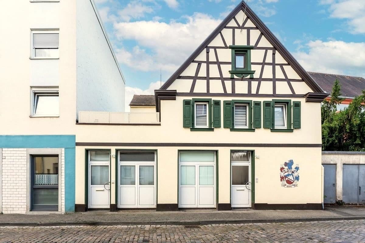 Pronájem bytu 4+1 116 m², Hindenburgerstr 96, Neustadt an der Weinstraße, Porýní-Falc Pronájem bytu 4+1 116 m², Hindenburgerstr 96, Neustadt an der Weinstraße, Porýní-Falc