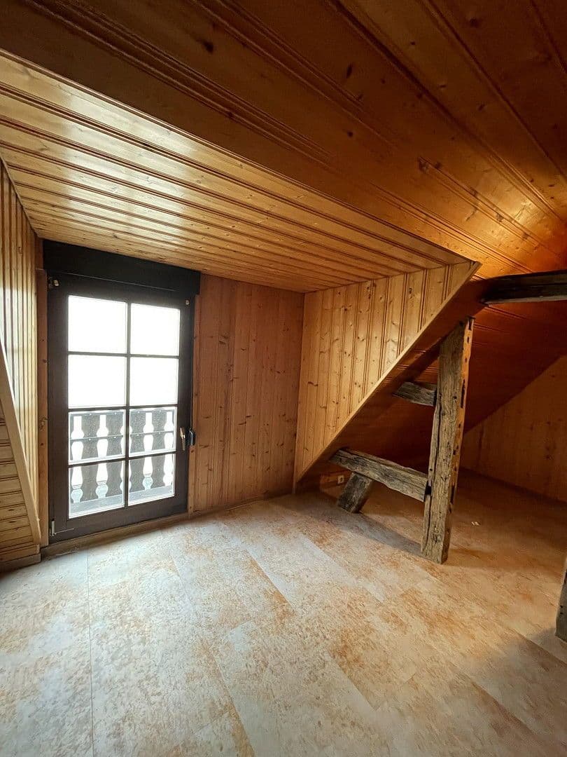 Pronájem bytu 4+1 116 m², Hindenburgerstr 96, Neustadt an der Weinstraße, Porýní-Falc Pronájem bytu 4+1 116 m², Hindenburgerstr 96, Neustadt an der Weinstraße, Porýní-Falc