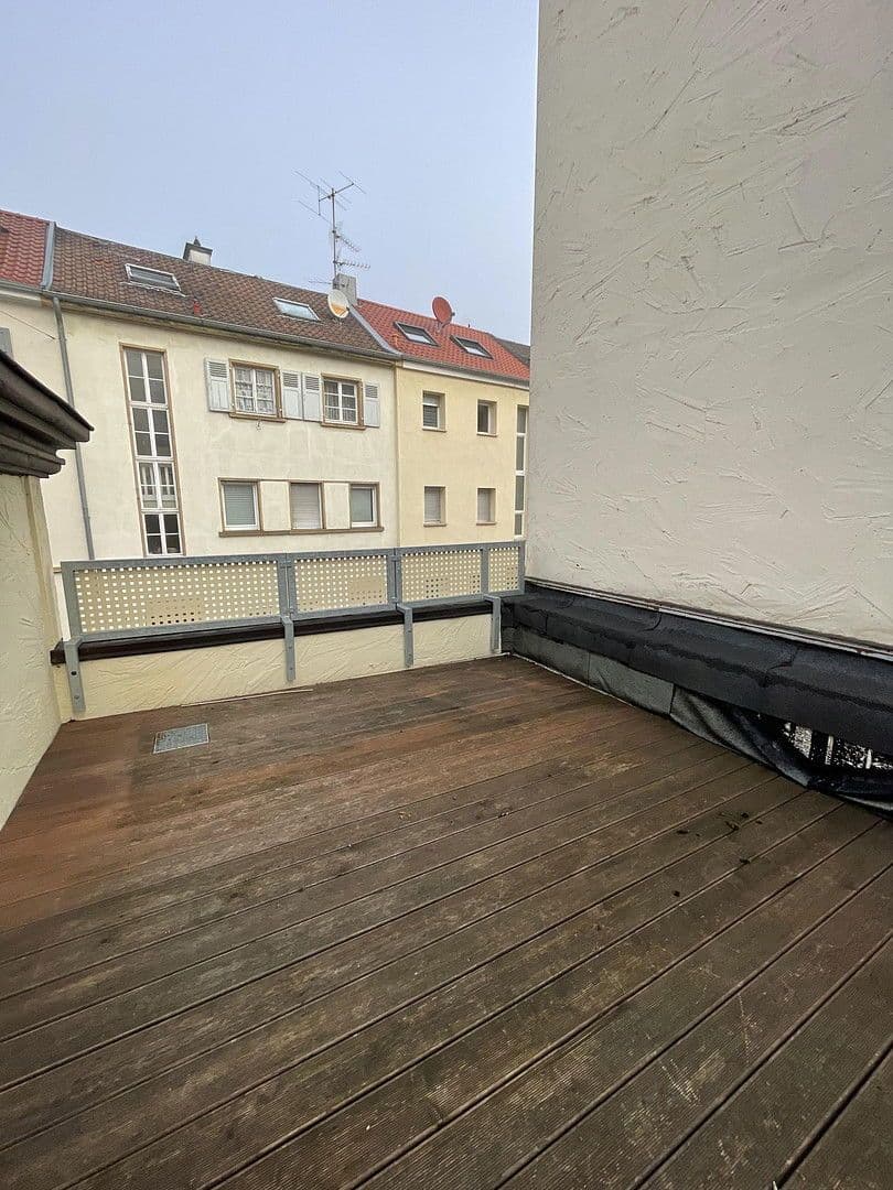 Pronájem bytu 4+1 116 m², Hindenburgerstr 96, Neustadt an der Weinstraße, Porýní-Falc Pronájem bytu 4+1 116 m², Hindenburgerstr 96, Neustadt an der Weinstraße, Porýní-Falc