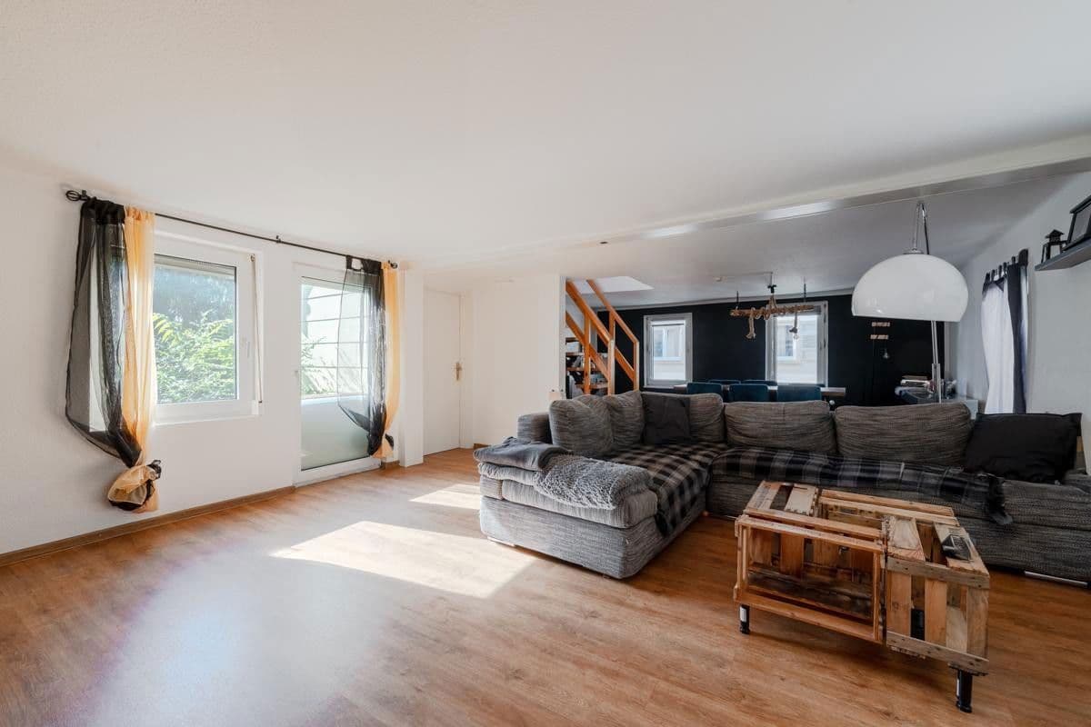 Pronájem bytu 4+1 116 m², Hindenburgerstr 96, Neustadt an der Weinstraße, Porýní-Falc Pronájem bytu 4+1 116 m², Hindenburgerstr 96, Neustadt an der Weinstraße, Porýní-Falc