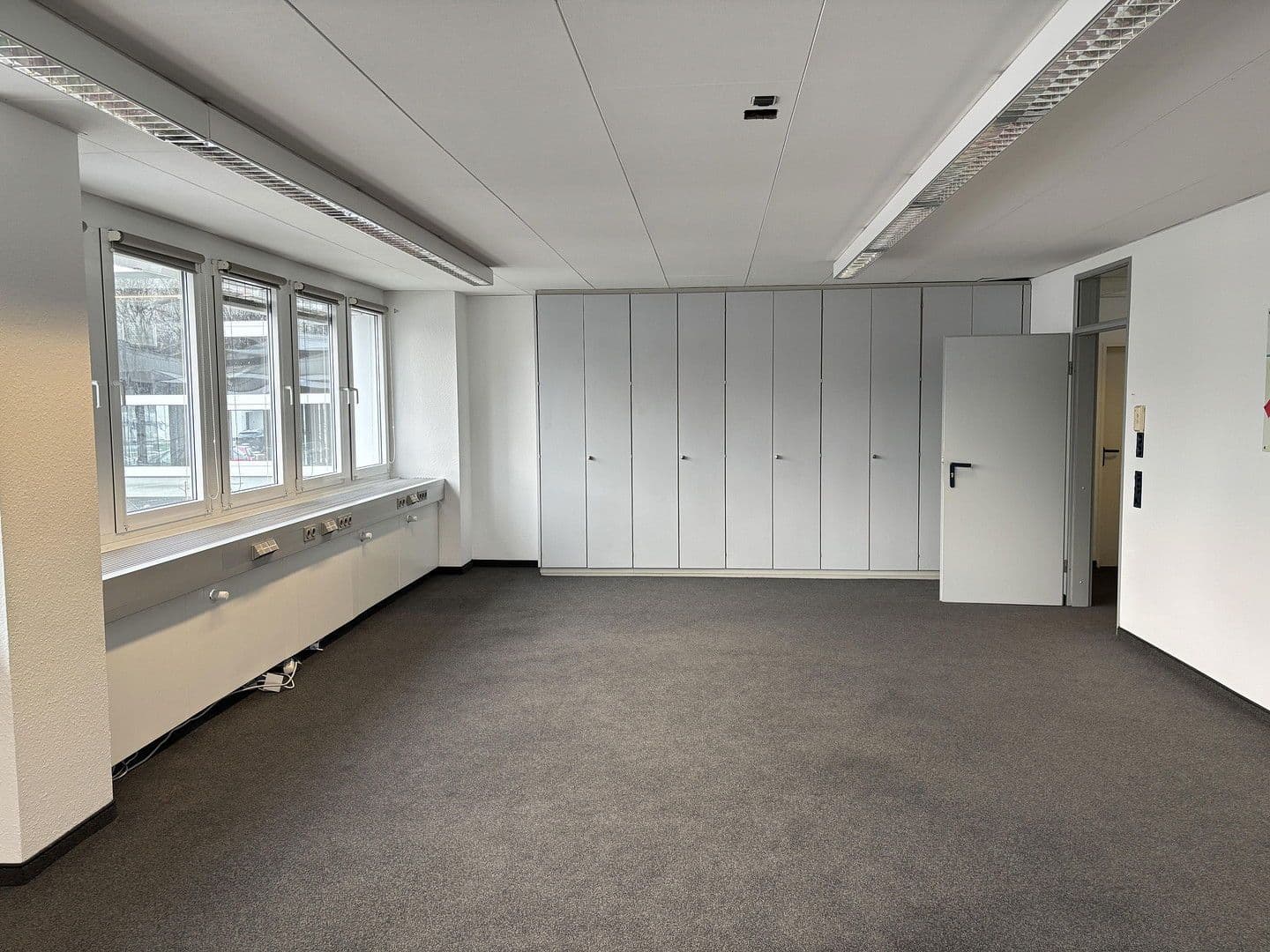 Pronájem kanceláře 200 m², Moselstr. 14, Neuss, Severní Porýní-Vestfálsko Pronájem kanceláře 200 m², Moselstr. 14, Neuss, Severní Porýní-Vestfálsko
