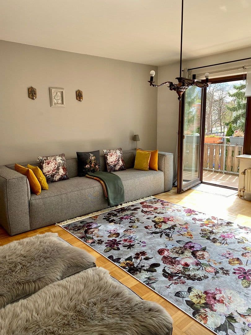 Pronájem bytu 2+1 55 m², Salierstrasse 4, München, Bavorsko Pronájem bytu 2+1 55 m², Salierstrasse 4, München, Bavorsko