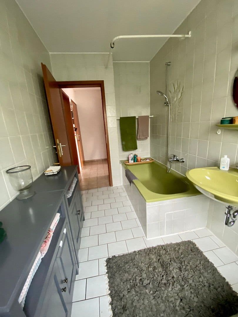 Pronájem bytu 2+1 55 m², Salierstrasse 4, München, Bavorsko Pronájem bytu 2+1 55 m², Salierstrasse 4, München, Bavorsko