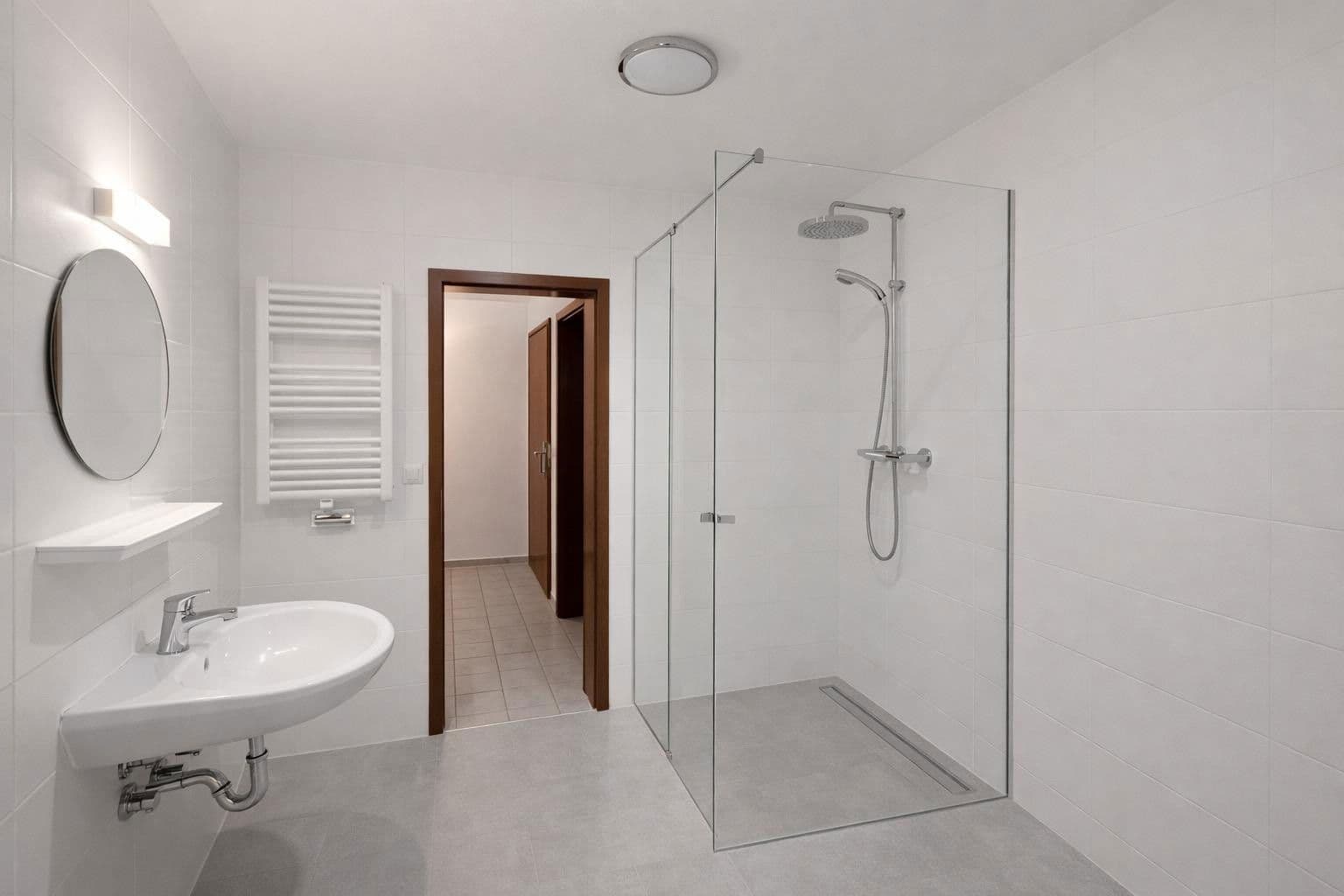 Pronájem bytu 2+1 55 m², Salierstrasse 4, München, Bavorsko Pronájem bytu 2+1 55 m², Salierstrasse 4, München, Bavorsko