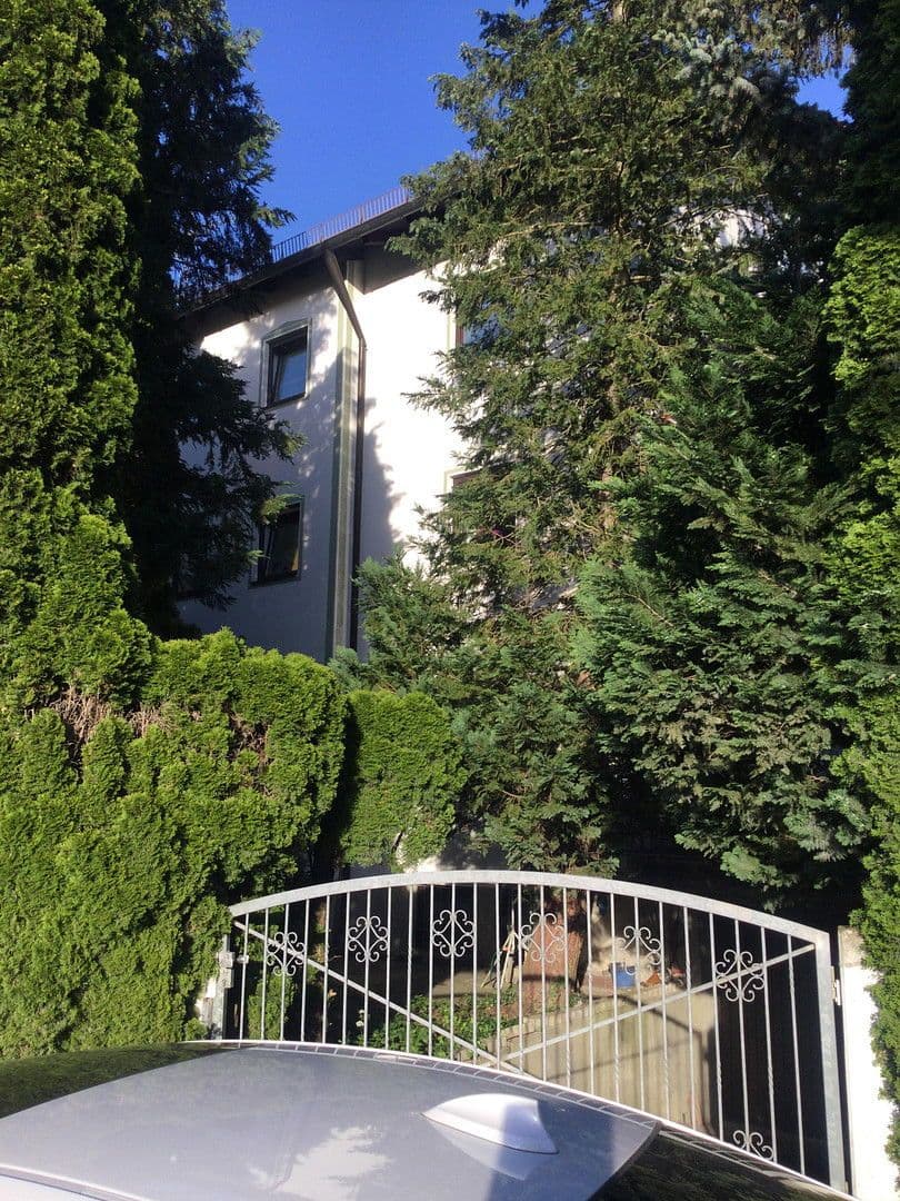 Pronájem bytu 2+1 55 m², Salierstrasse 4, München, Bavorsko Pronájem bytu 2+1 55 m², Salierstrasse 4, München, Bavorsko