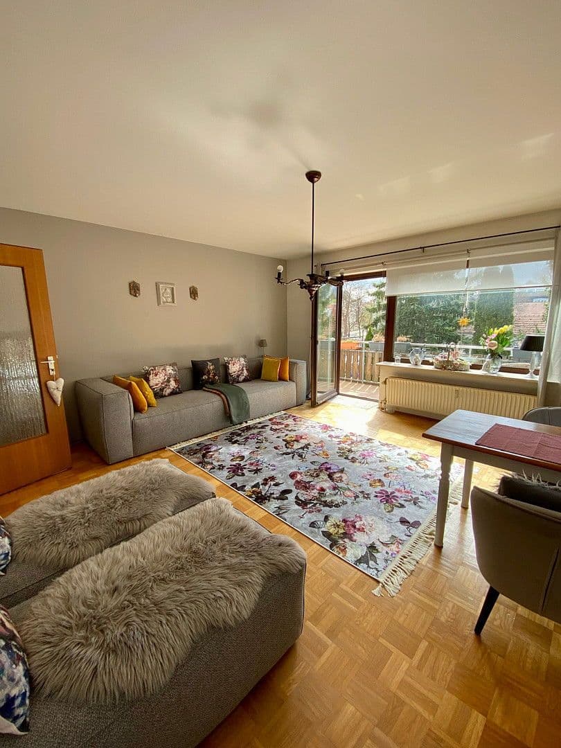 Pronájem bytu 2+1 55 m², Salierstrasse 4, München, Bavorsko Pronájem bytu 2+1 55 m², Salierstrasse 4, München, Bavorsko