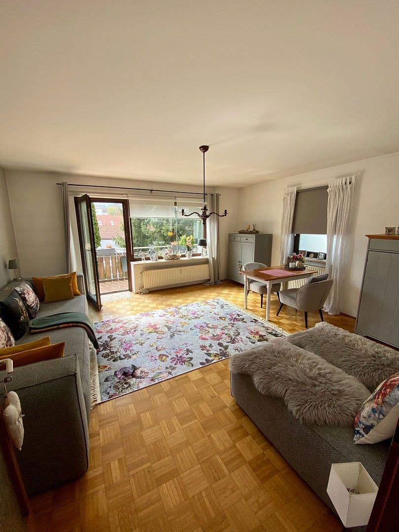 Pronájem bytu 2+1 55 m², Salierstrasse 4, München, Bavorsko Pronájem bytu 2+1 55 m², Salierstrasse 4, München, Bavorsko