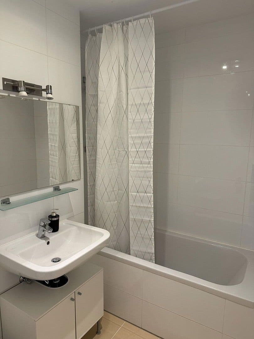 Pronájem bytu 2+1 71 m², Muenchen, Bavorsko Pronájem bytu 2+1 71 m², Muenchen, Bavorsko