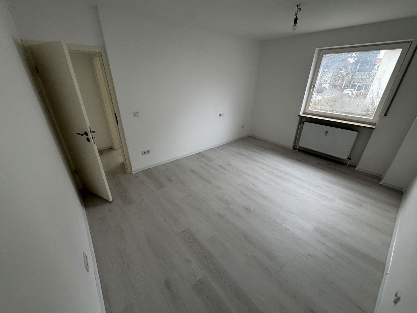 Pronájem bytu 4+1 110 m², Nürnberg (Mögeldorf), Bavorsko Pronájem bytu 4+1 110 m², Nürnberg (Mögeldorf), Bavorsko