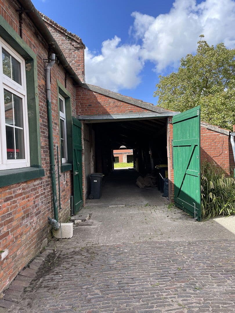 Prodej domu 750 m², pozemek 1.255 m², Hage, Dolní Sasko Prodej domu 750 m², pozemek 1.255 m², Hage, Dolní Sasko