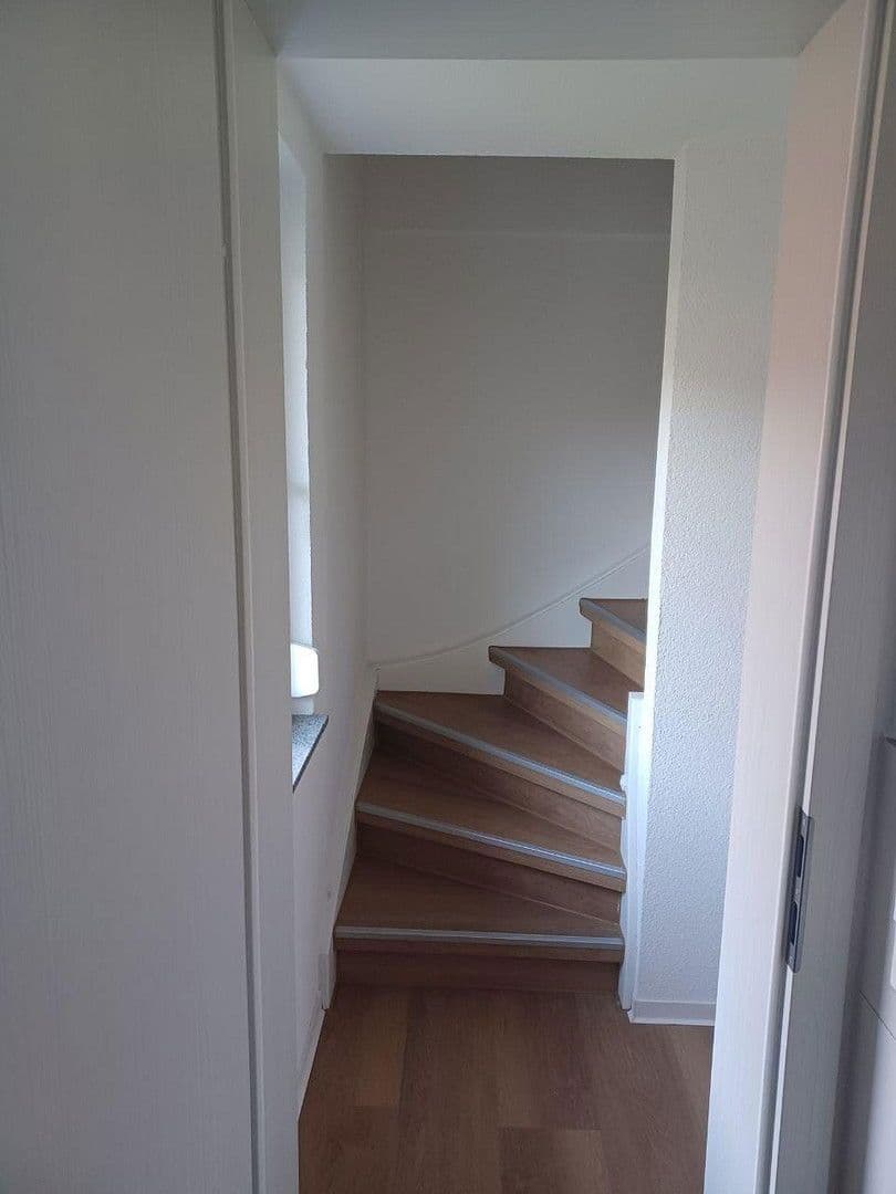 Pronájem bytu 4+1 86 m², Großbottwar, Bádensko-Württembersko Pronájem bytu 4+1 86 m², Großbottwar, Bádensko-Württembersko