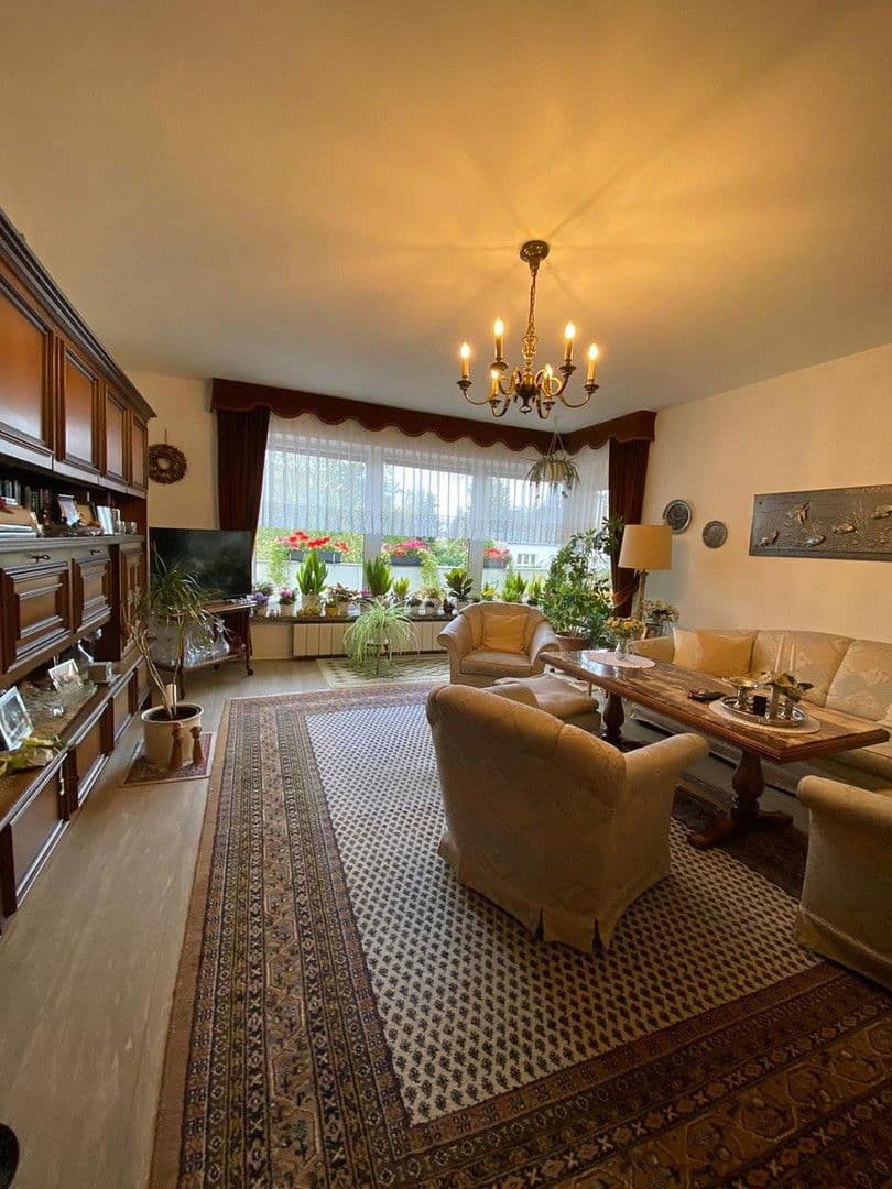 Prodej bytu 3+1 94 m², Rather Kirchplatz 1, Düsseldorf, Severní Porýní-Vestfálsko Prodej bytu 3+1 94 m², Rather Kirchplatz 1, Düsseldorf, Severní Porýní-Vestfálsko