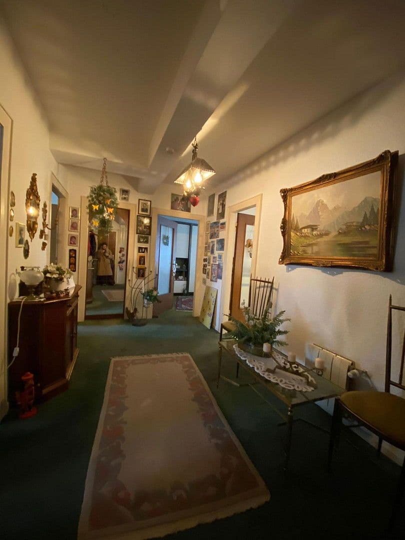 Prodej bytu 3+1 94 m², Rather Kirchplatz 1, Düsseldorf, Severní Porýní-Vestfálsko Prodej bytu 3+1 94 m², Rather Kirchplatz 1, Düsseldorf, Severní Porýní-Vestfálsko