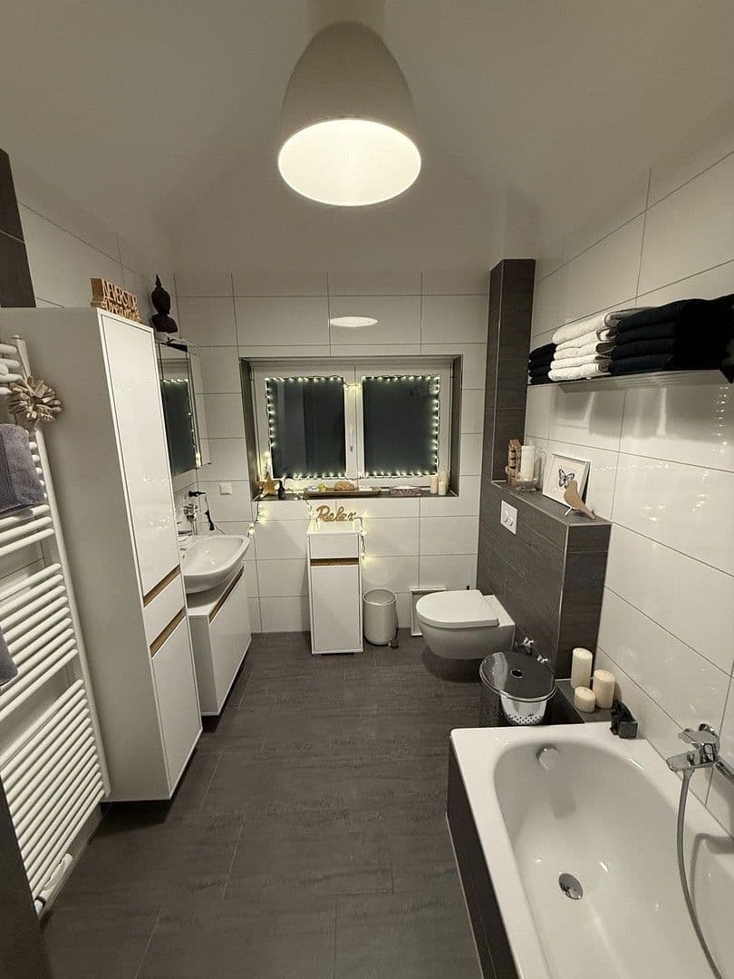 Prodej domu 206 m², pozemek 517 m², Elsenfeld, Bavorsko Prodej domu 206 m², pozemek 517 m², Elsenfeld, Bavorsko