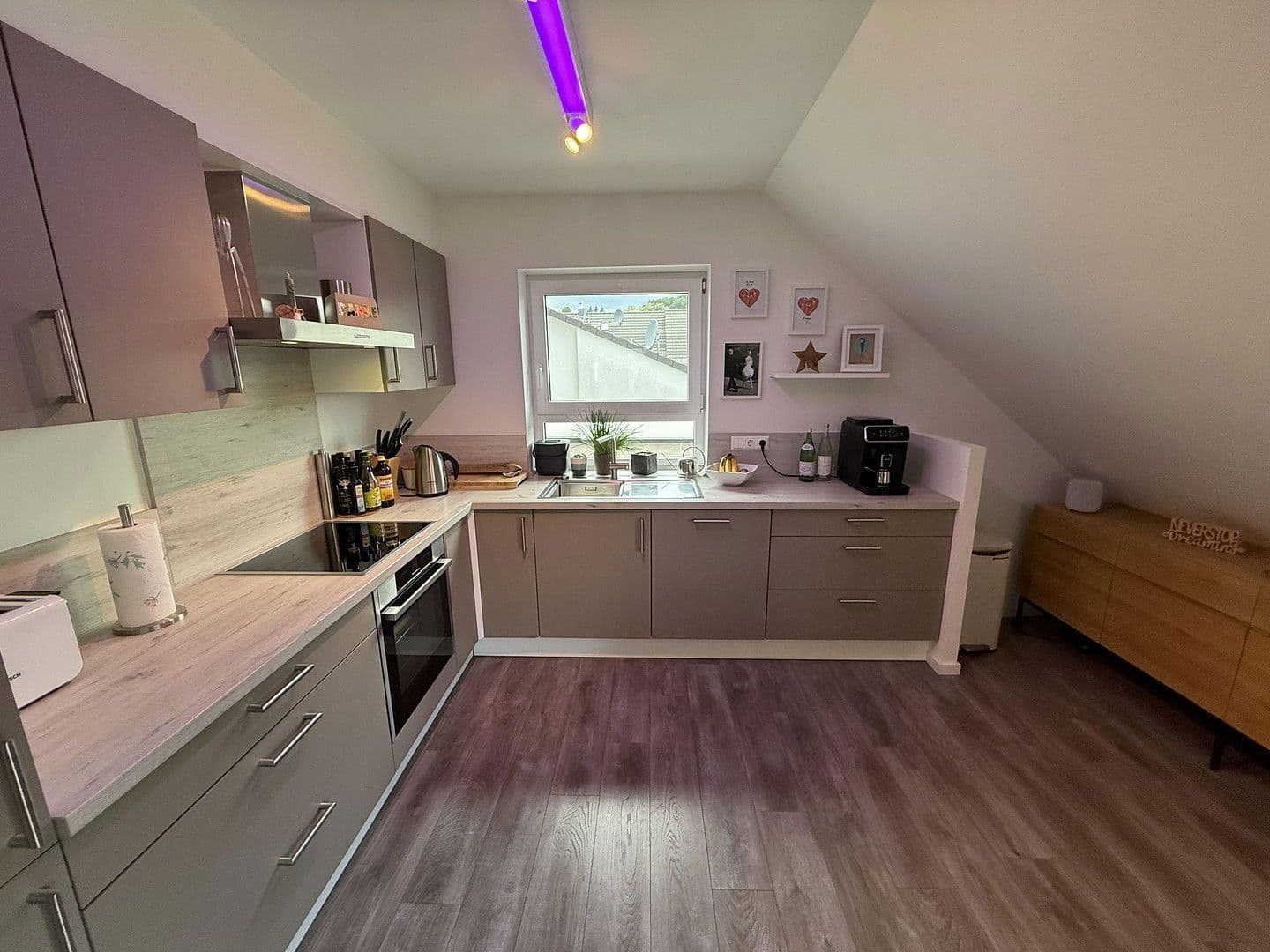 Prodej domu 206 m², pozemek 517 m², Elsenfeld, Bavorsko Prodej domu 206 m², pozemek 517 m², Elsenfeld, Bavorsko