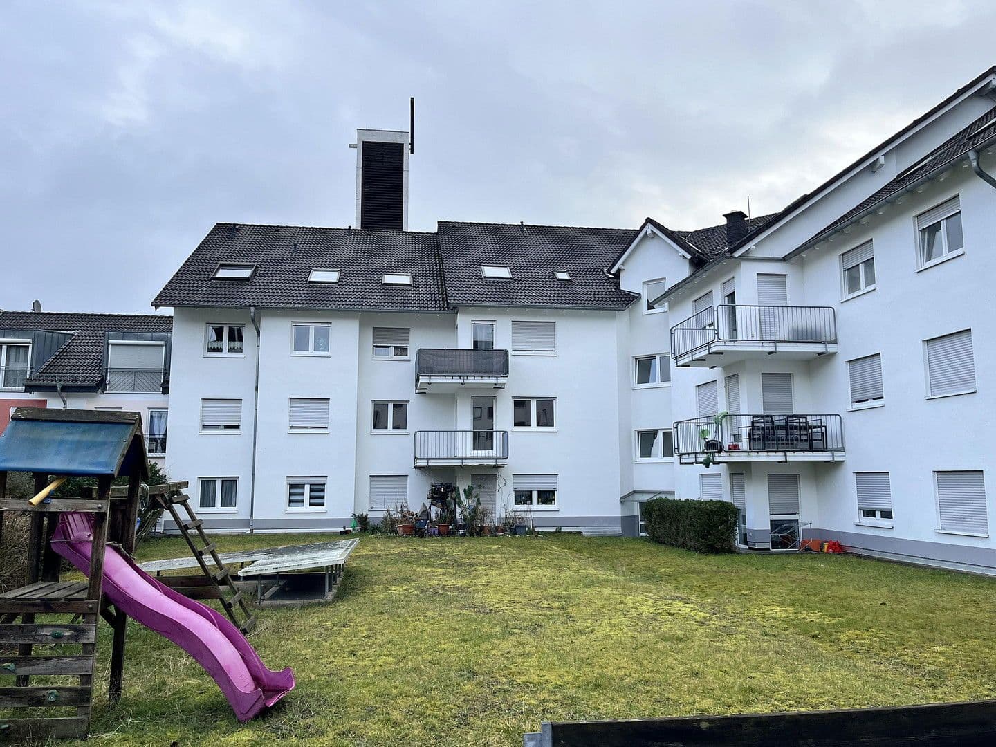 Pronájem bytu 2+1 64 m², Daimlerstr. 14, Wiesbaden, Hessen Pronájem bytu 2+1 64 m², Daimlerstr. 14, Wiesbaden, Hessen