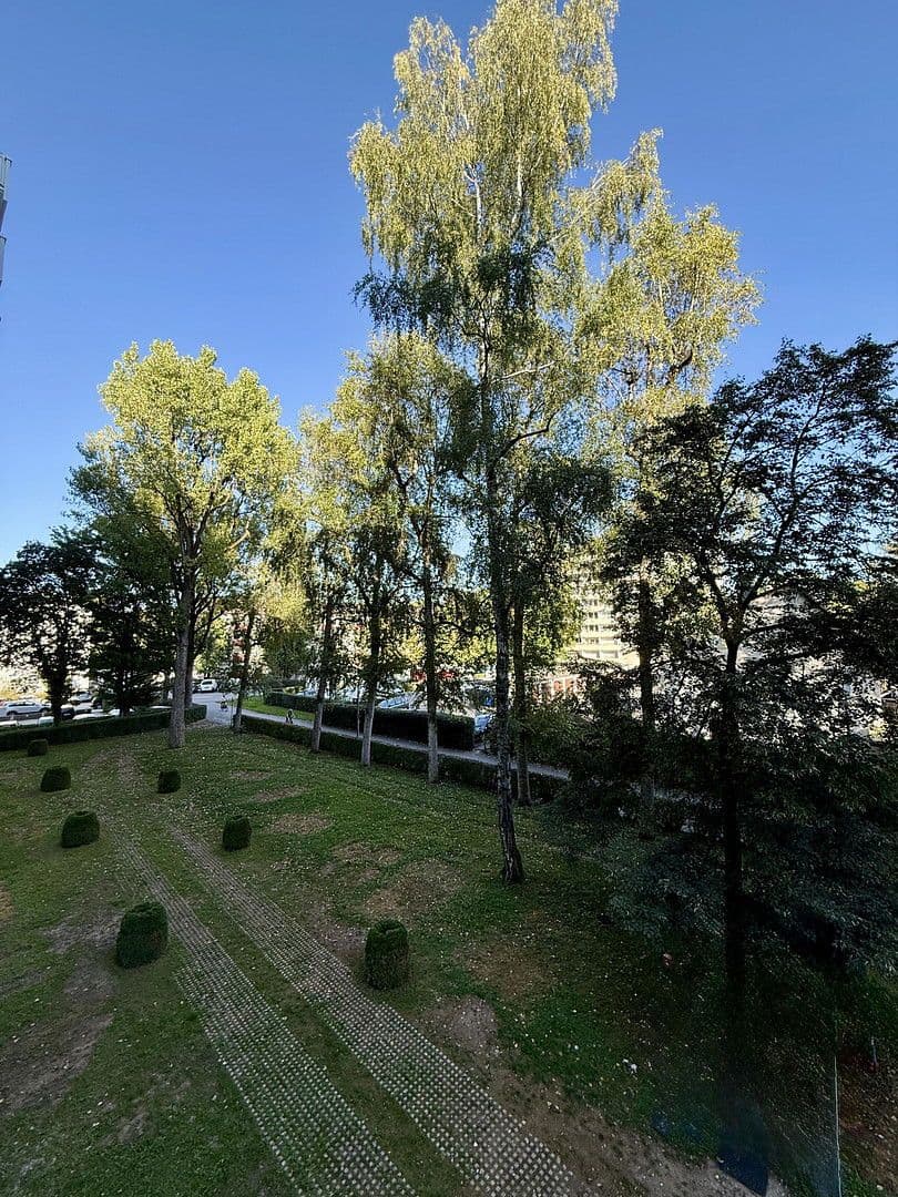 Prodej bytu 3+1 70 m², Engadiner Strasse 36, München, Bavorsko Prodej bytu 3+1 70 m², Engadiner Strasse 36, München, Bavorsko